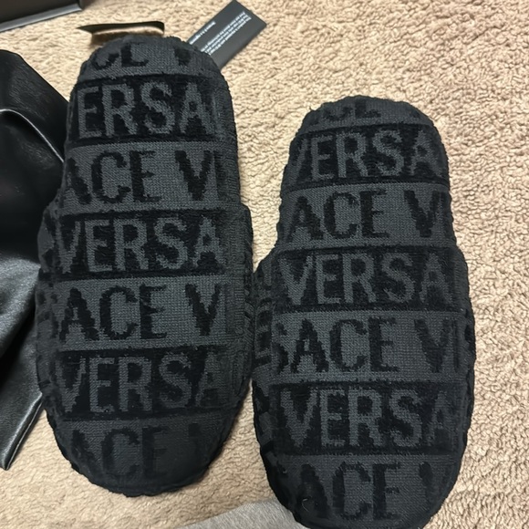 NIB ladies, Versace slippers in black and gold size small - Picture 3 of 6
